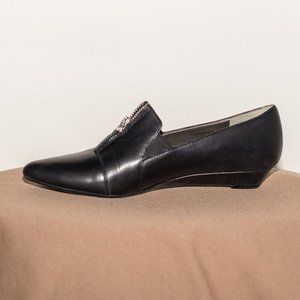 USED TAHARI Loafers Size 6.5 US
